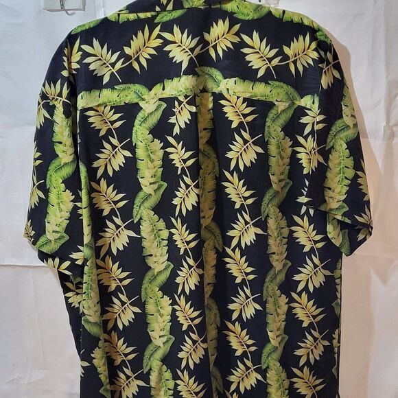 JA Banks Men's Traditional Fit Camp Shirt Size Large, Little Wear - Like New - Picture 2 of 8